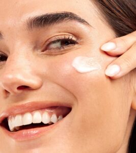 Best Facewash Tips for Oily Skin in India